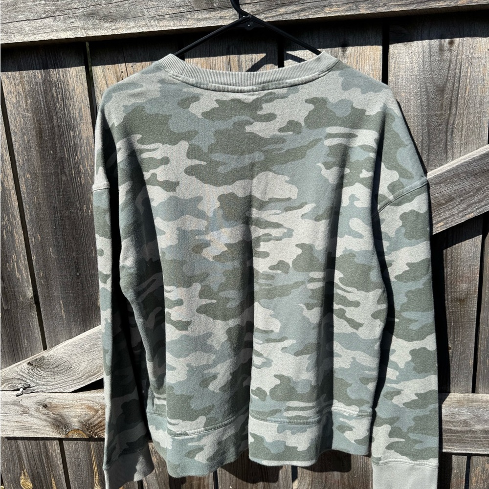 Universal Thread Womens Camo Print Long Sleeve Pu… - image 4